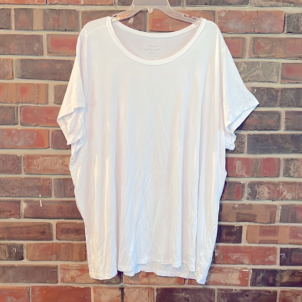 TORRID size 4X White Super-soft tee